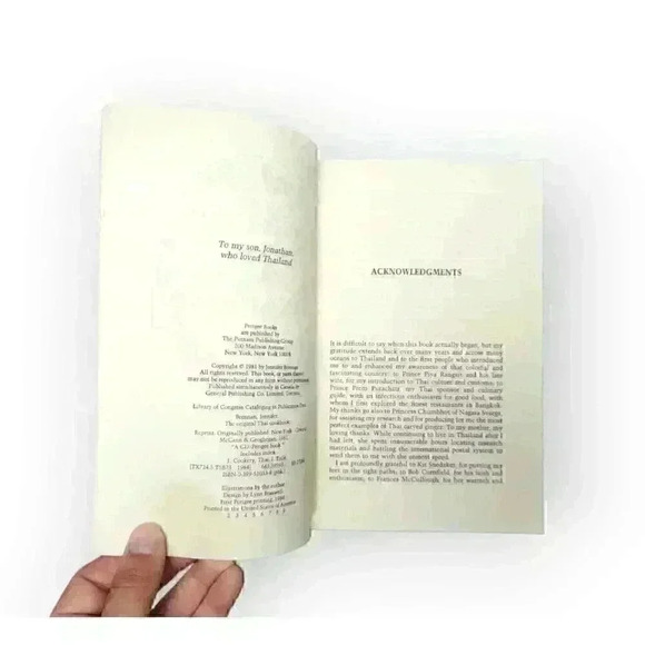 The Original Thai Cookbook - Ginger, Moo Wan, Curry, Jackfruit, Coconut Recipes - Picture 2 of 7